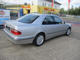 Mercedes-Benz E 240 Automatik.Elegance.Top Gepflegt.Wenig KM. - Mercedes-Benz E 240 Gebrauchtwagen