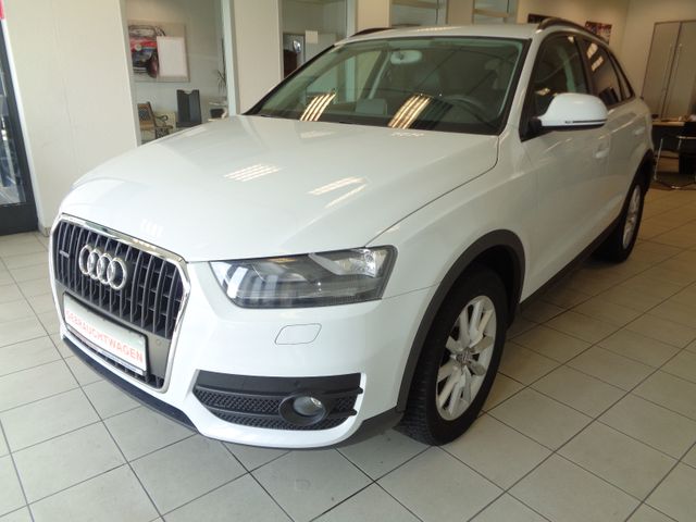 Audi Q3 2.0 TFSI quattro / NAVI / KLIMA / AHK