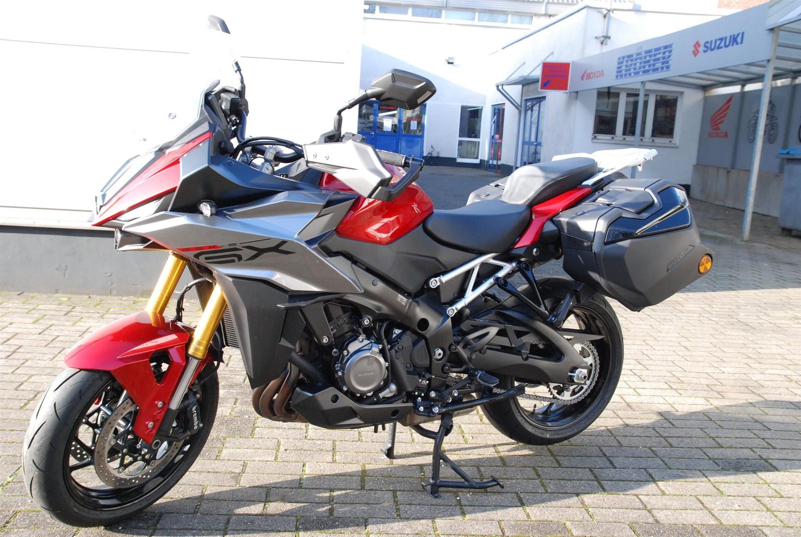 Suzuki GSX-S1000GX inkl. Seitenkoffern und