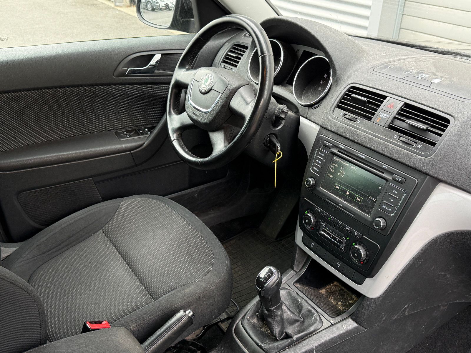 Fahrzeugabbildung SKODA Yeti Ambition Plus Edition AHK SHZ PDC GRA Klima