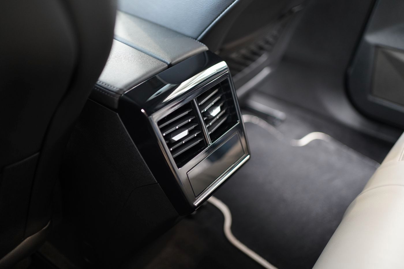 Fahrzeugabbildung DS Automobiles DS7 BlueHDi 130 EAT8 Esprit de Voyage Focal