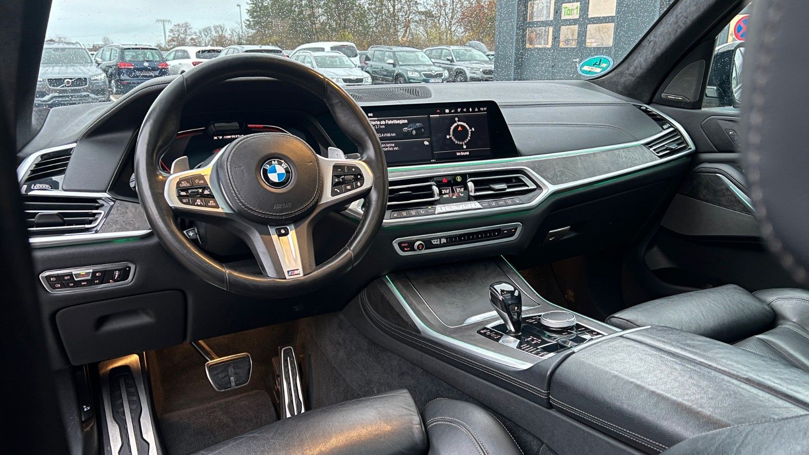 Fahrzeugabbildung BMW X7 M50 d *H/K*360°*PANO*AHK*M-Paket*HUD*Mietkauf