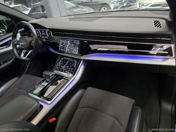 Audi Q8 - 10