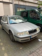 Skoda octavia 1.6 benzin - Skoda Octavia aus 2005: Kombi