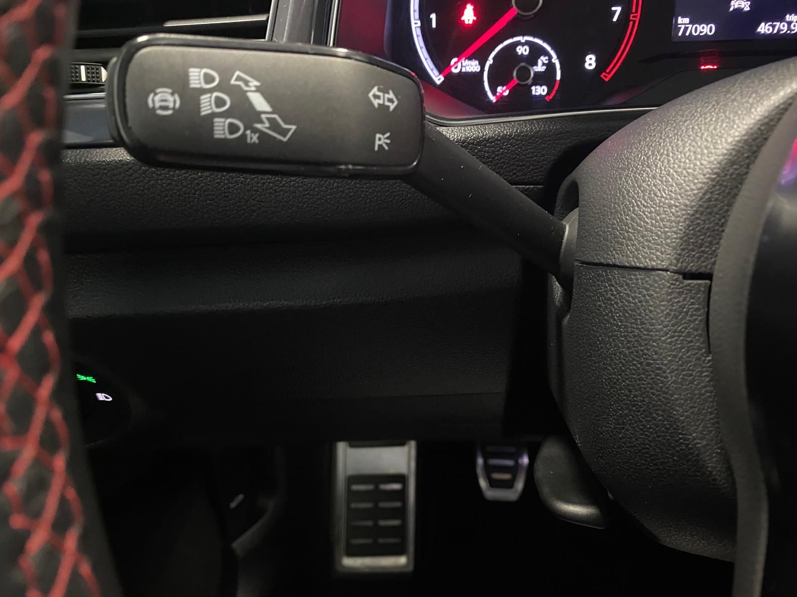 Fahrzeugabbildung Volkswagen T-Roc 1.5 16V TSI Sport R-Line+PDC+ALU+LED