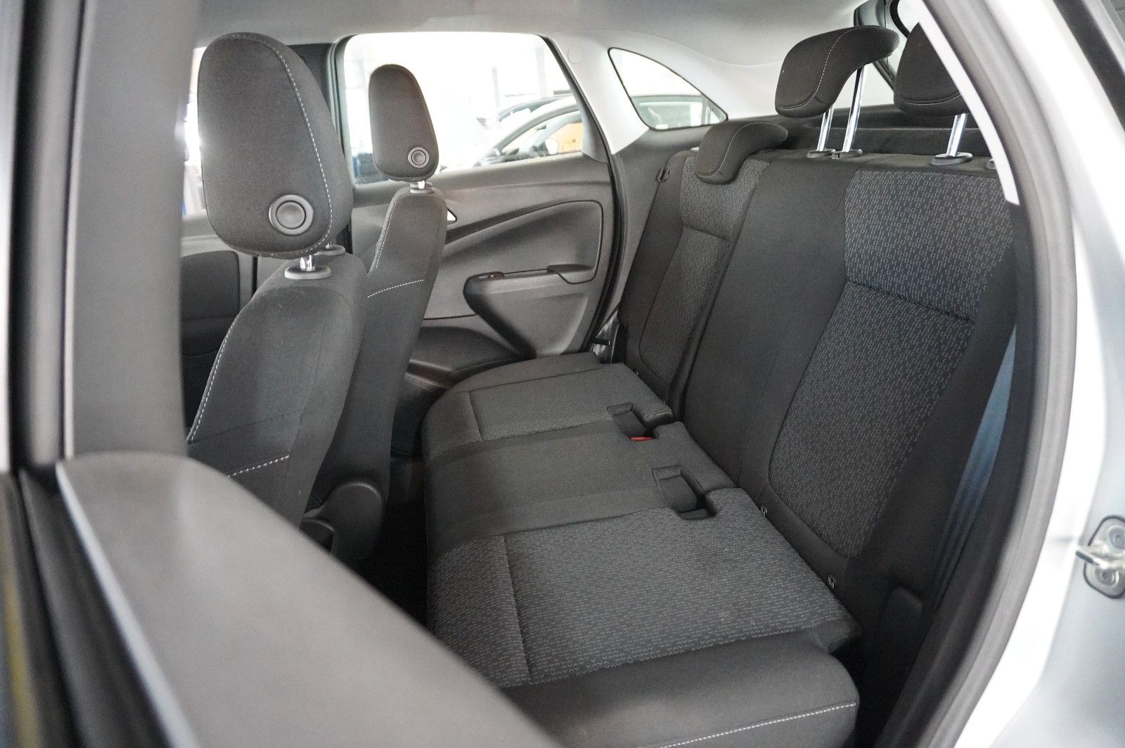 Fahrzeugabbildung Opel Crossland (X) 1.5D EDITION NAVI/LED/KAMERA/DAB+