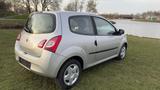 Renault Twingo Expression 1.2 LEV 16V 75 eco2 Expression - silberne Renault Twingo