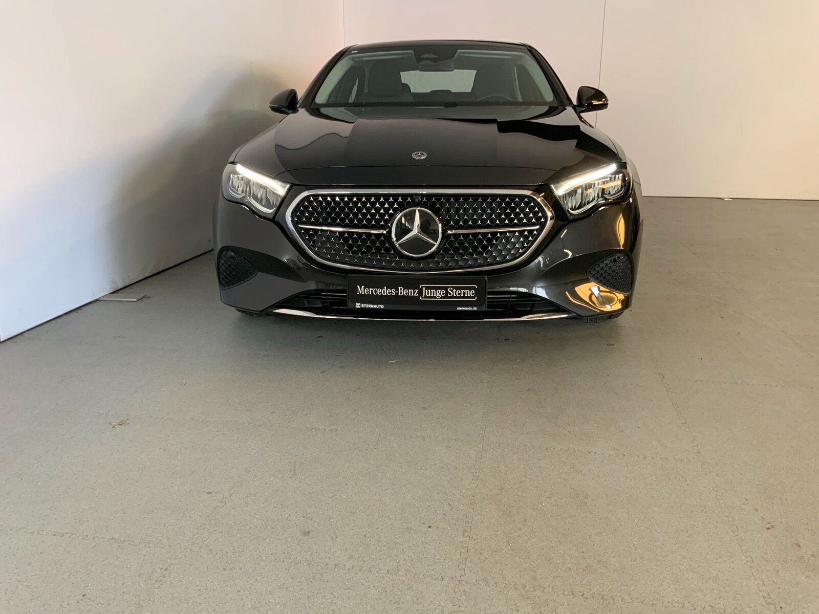 Mercedes-Benz E 220 d AVANTGARDE 360° AppleCarPlay DISTRONIC imagem 2