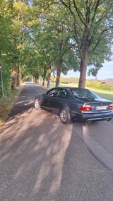BMW M5 E39 Moirè grau - BMW M5: E39