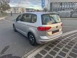 Volkswagen Touran Trendline BMT/Start-Stopp - Volkswagen Touran: Limousine