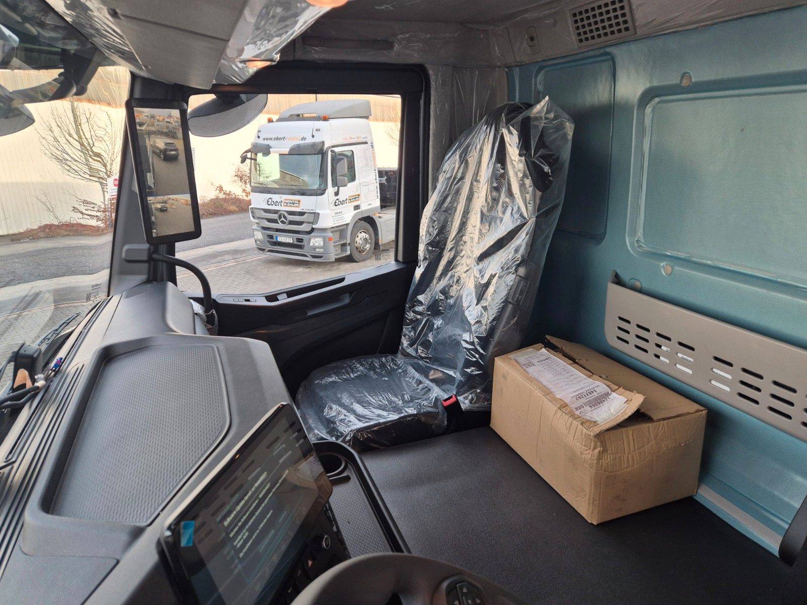 Fahrzeugabbildung Iveco AD410T46W 8x8 Hinterkipper Hydr. Klappe