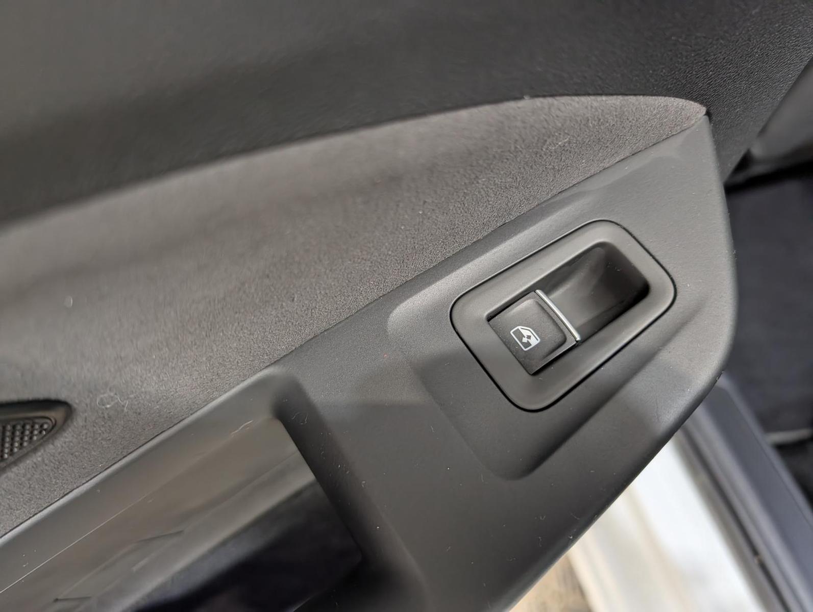 Volkswagen Golf 1.5 TSI Life DCC Fahrwerk AHZV Standhzg., миниатюра 13