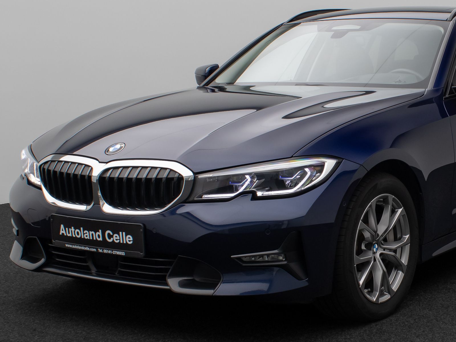 Fahrzeugabbildung BMW 330d xD Sport Line Pano Kamera Laser HUD DAB H/K