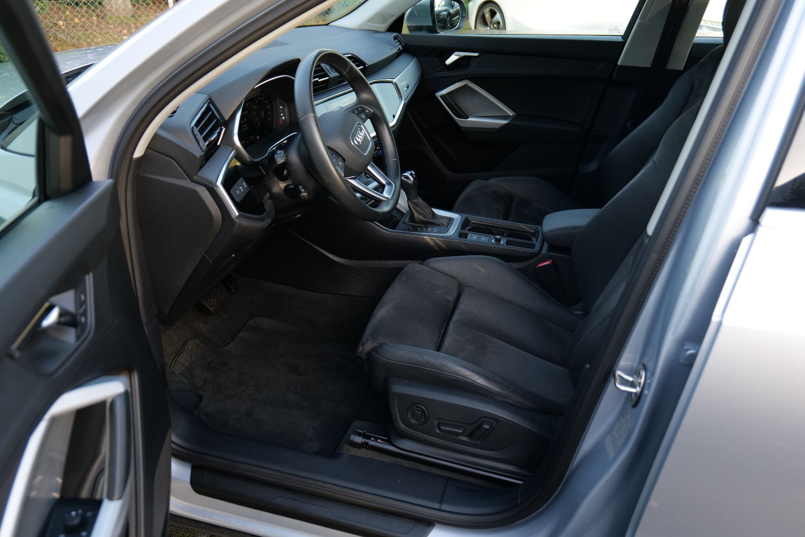 Audi Q3 TFSI e 45 TFSI e 180(245) kW(PS) S tronic foto 17