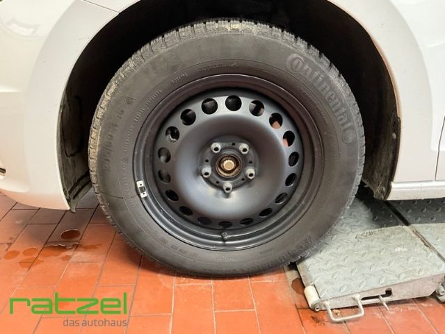 Fahrzeugabbildung Volkswagen Touran 2.0 TDI ACTIVE Navi ACC Apple CarPlay