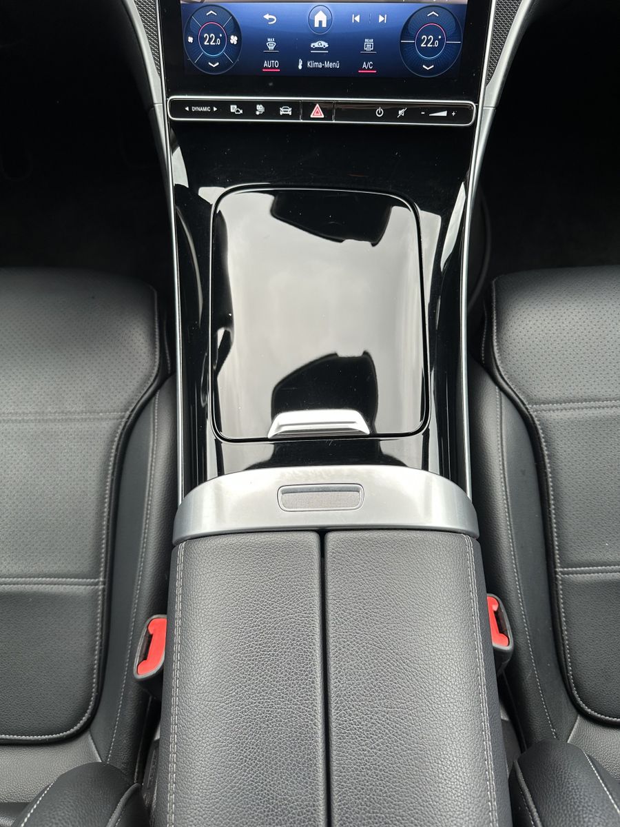 Fahrzeugabbildung Mercedes-Benz C 300e T Avantgarde Night-Paket NAV+LED+ACC+KAM