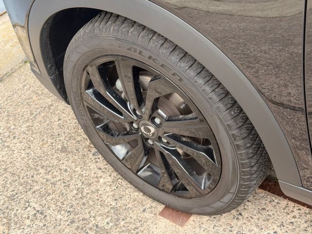 Fahrzeugabbildung Ssangyong Tivoli 1.5 Blackline Automatic Leder+Alu+Allw.