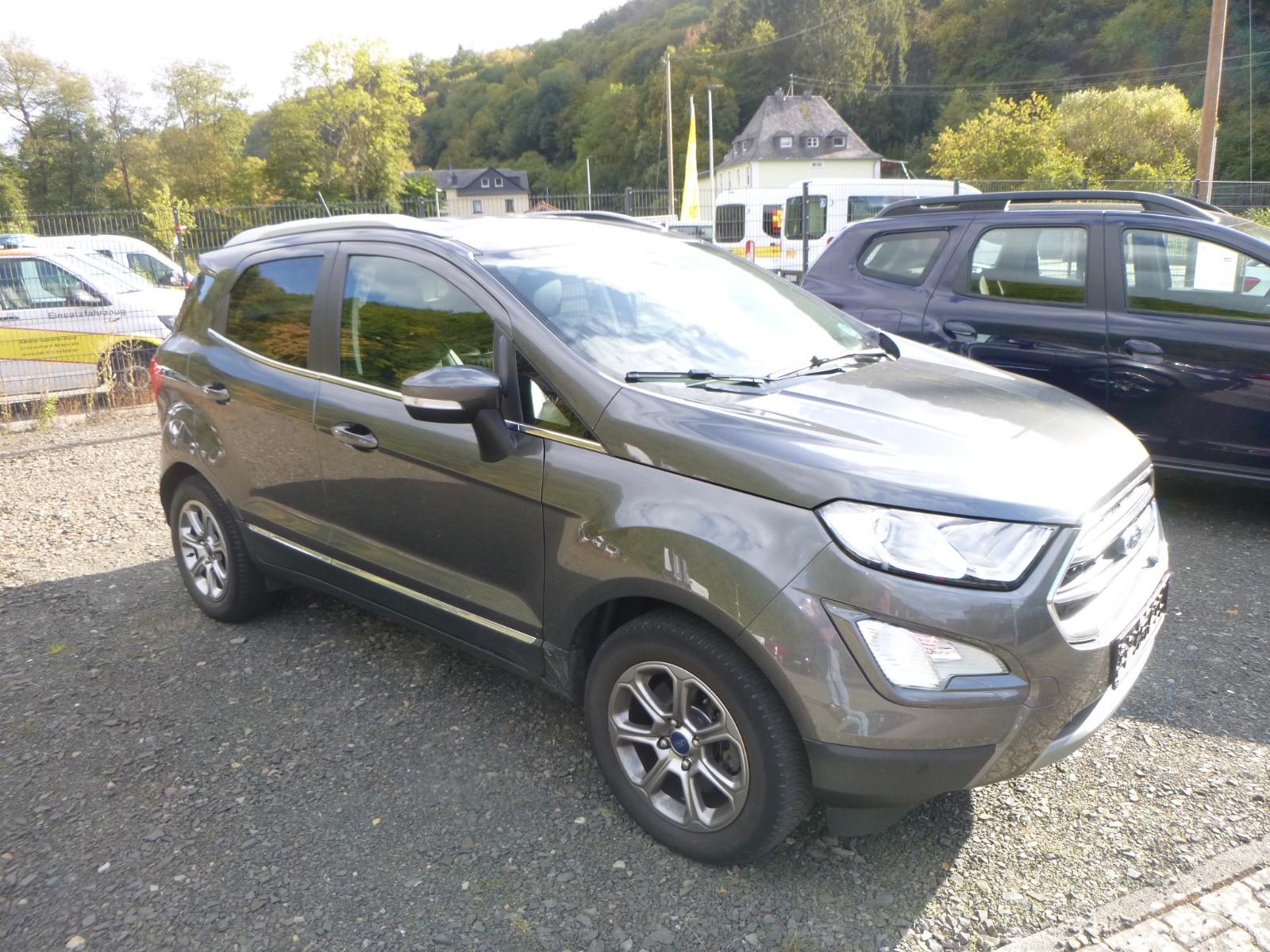 Ford EcoSport Titanium *AHK *8fach bereift