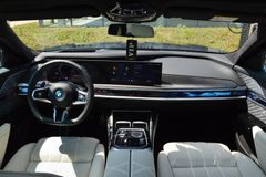 BMW M760 – 12 / 24