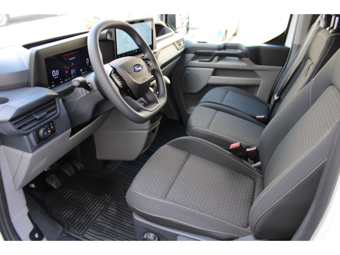 Fahrzeugabbildung Ford Transit Custom 320 L1 Trend LED GRA PDC RFK AHK