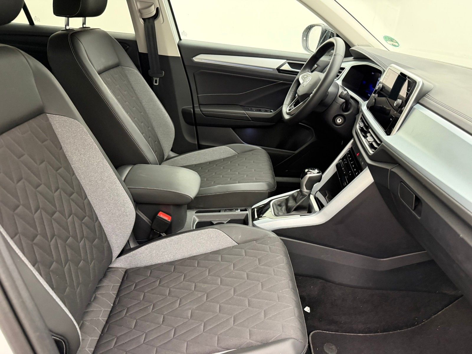 Volkswagen T-Roc 2.0 TDI DSG Life GOAL IQ.Navi AHK imagem 3