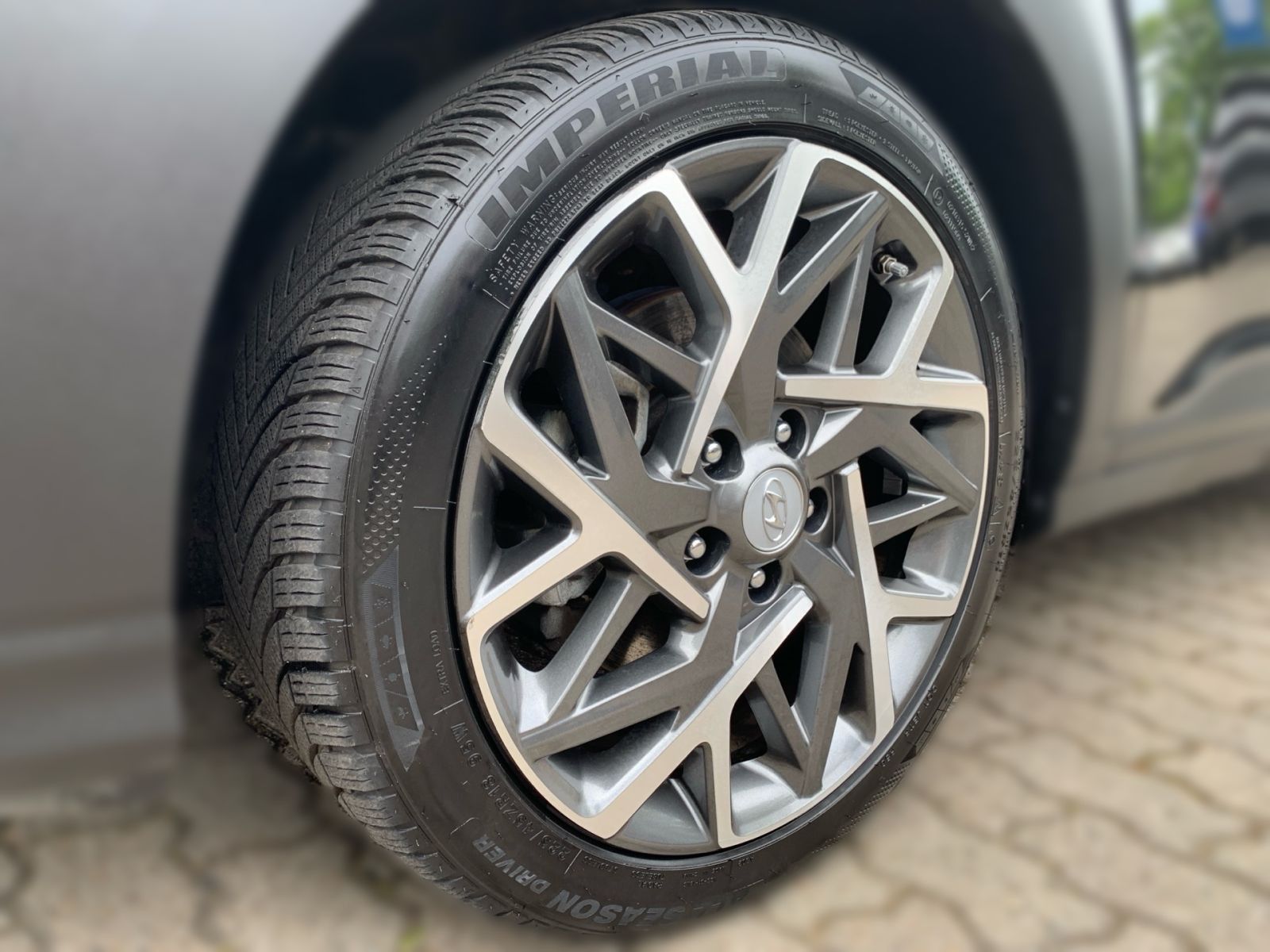 Fahrzeugabbildung Hyundai KONA 1.6 GDI Trend Hybrid Allwetter