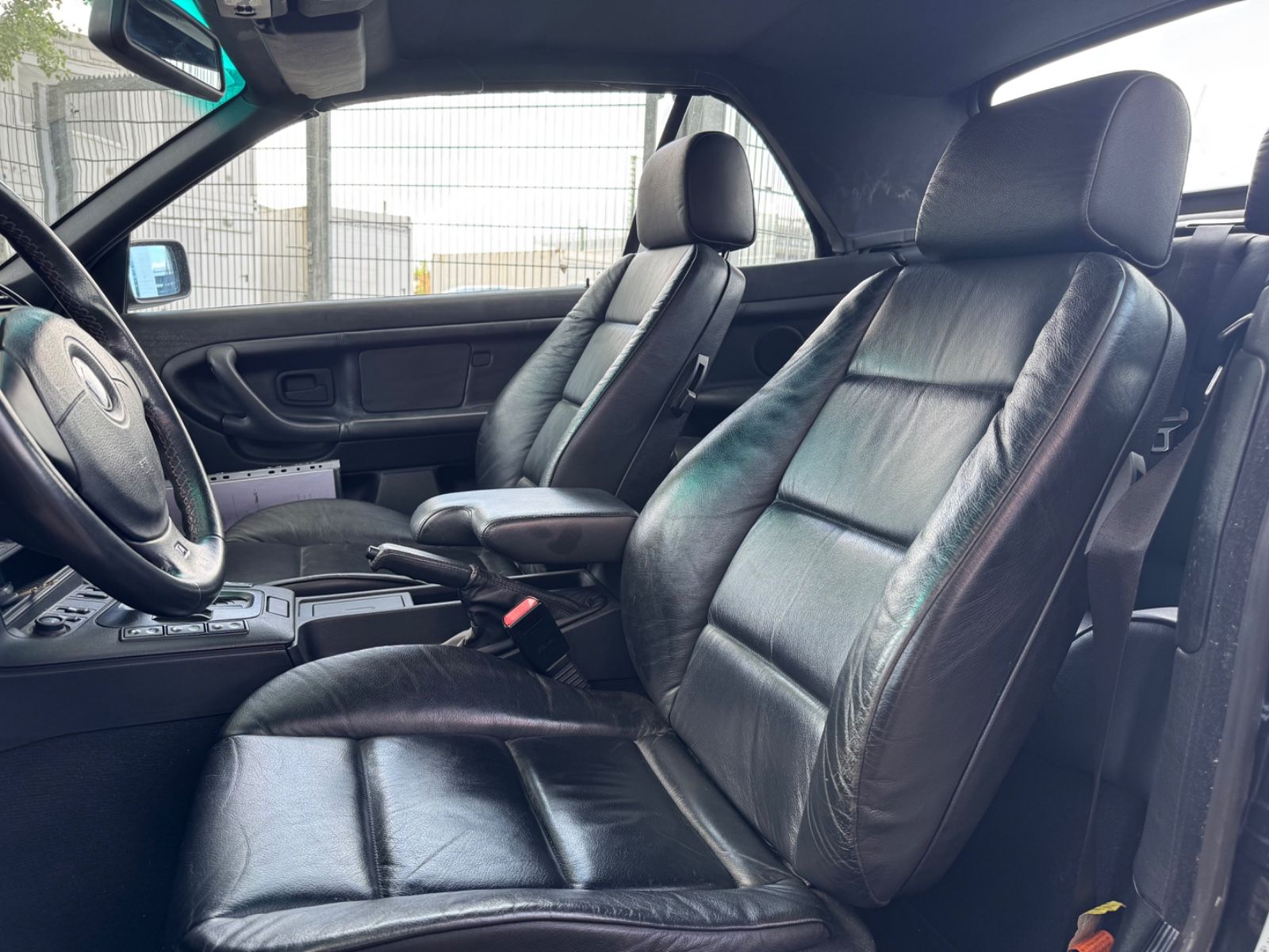 Fahrzeugabbildung BMW 320