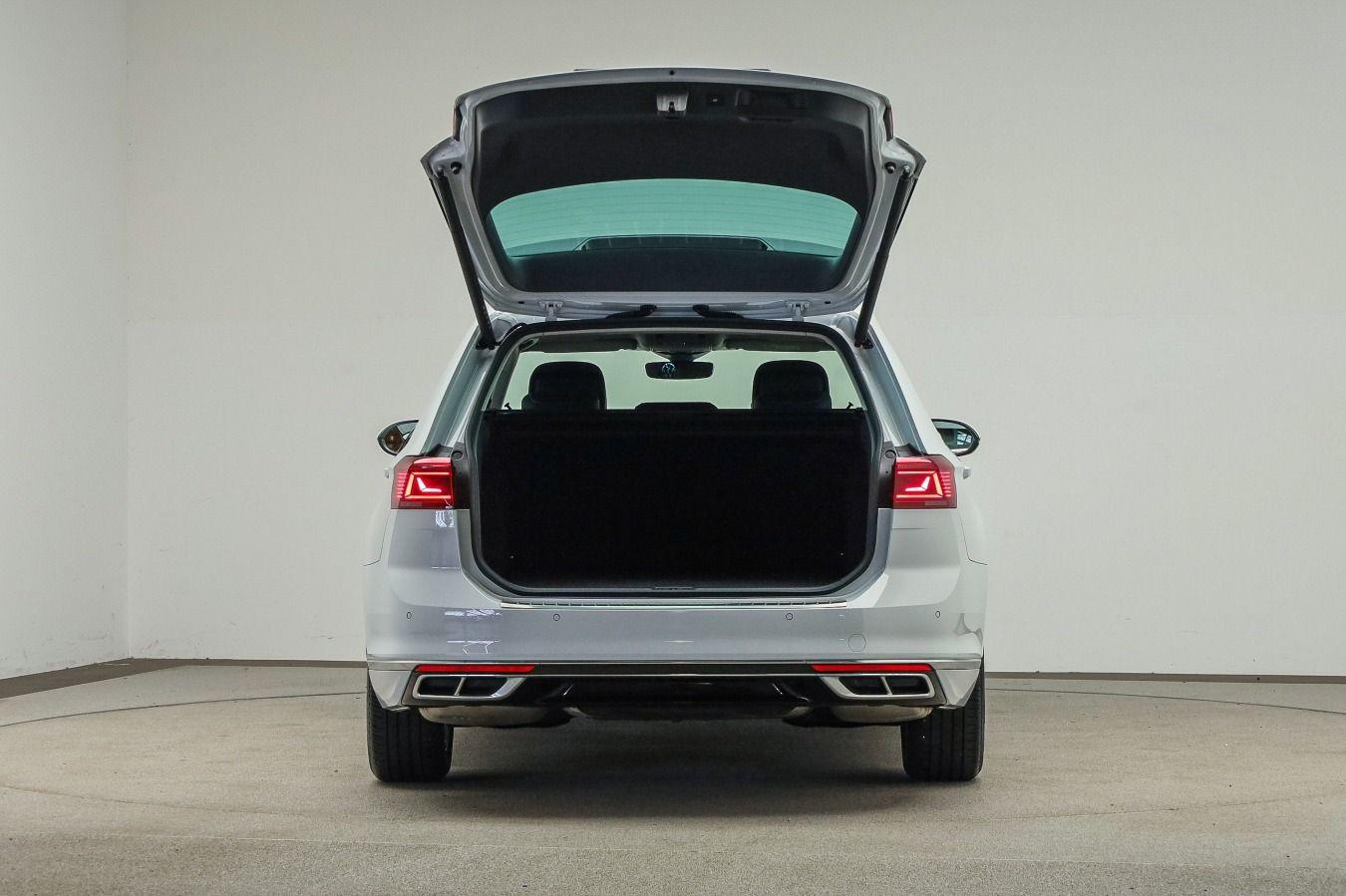 Volkswagen Passat Elegance R-Line 2.0 TSI AHK, IQ., миниатюра 7