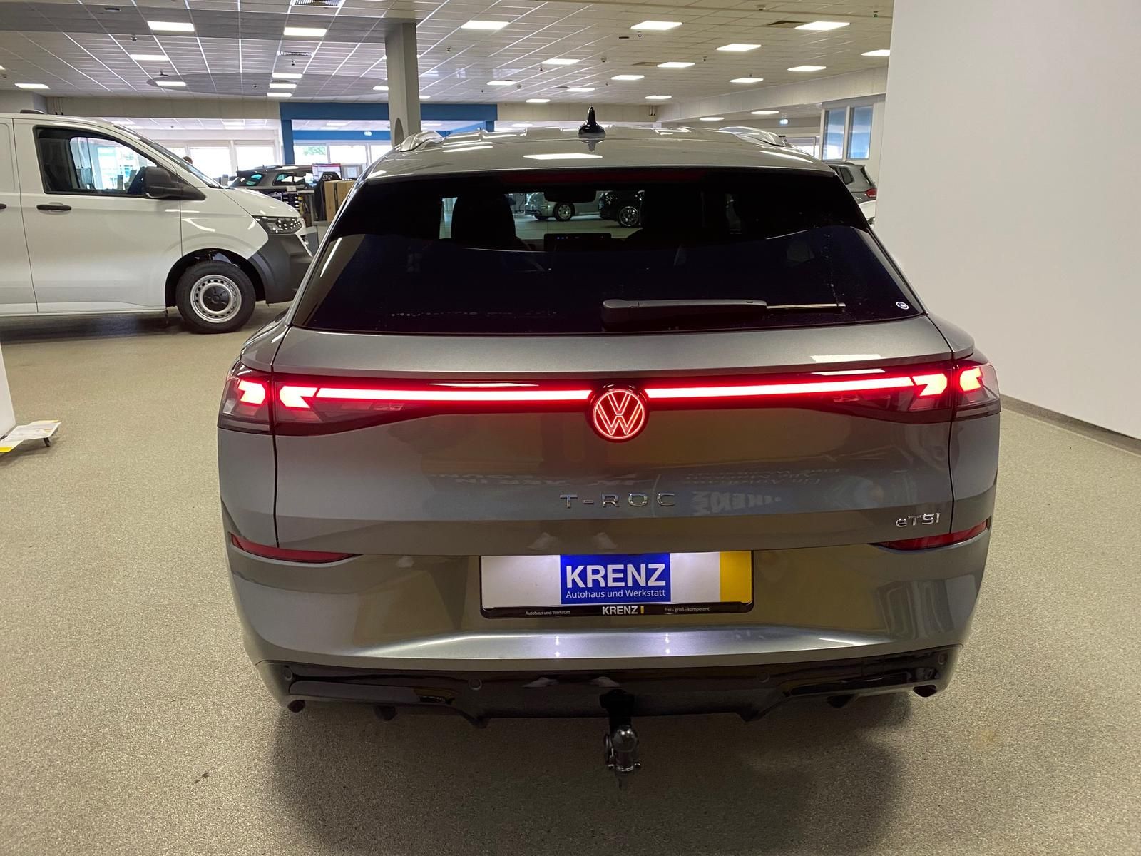 Fahrzeugabbildung Volkswagen T-Roc 1.5 eTSI R-Line NEUES MODELL AHK+ACC+KAMER