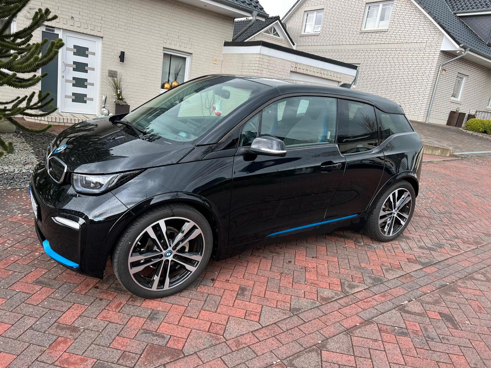 BMW i3s 120AH°RFK°ACC°NAVI°SHZG°LED°20"°8xBEREIFT°SH