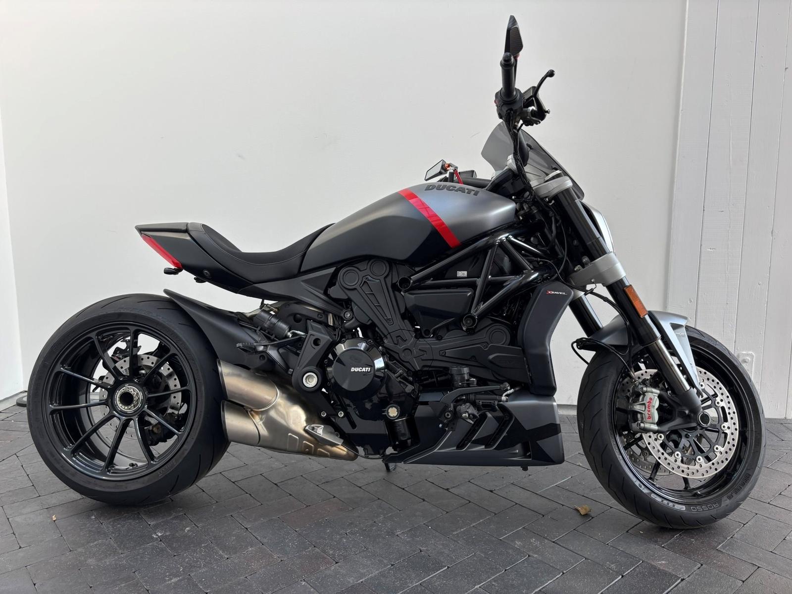 Ducati XDiavel Black Star Jetzt kaufen und kostenlos