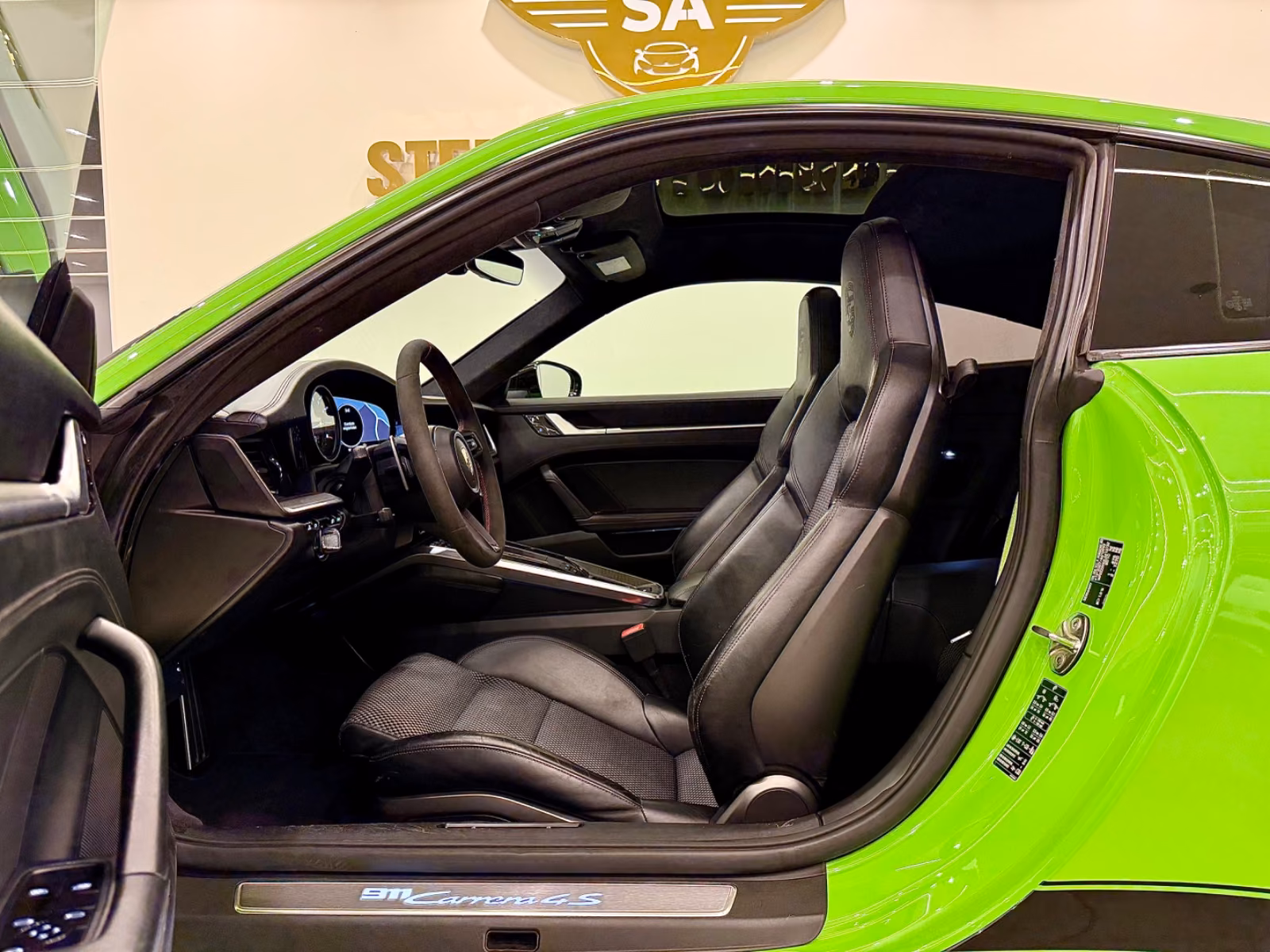 Porsche 911 / 992 Carrera 4 S Sport Chrono Pano/Matrix