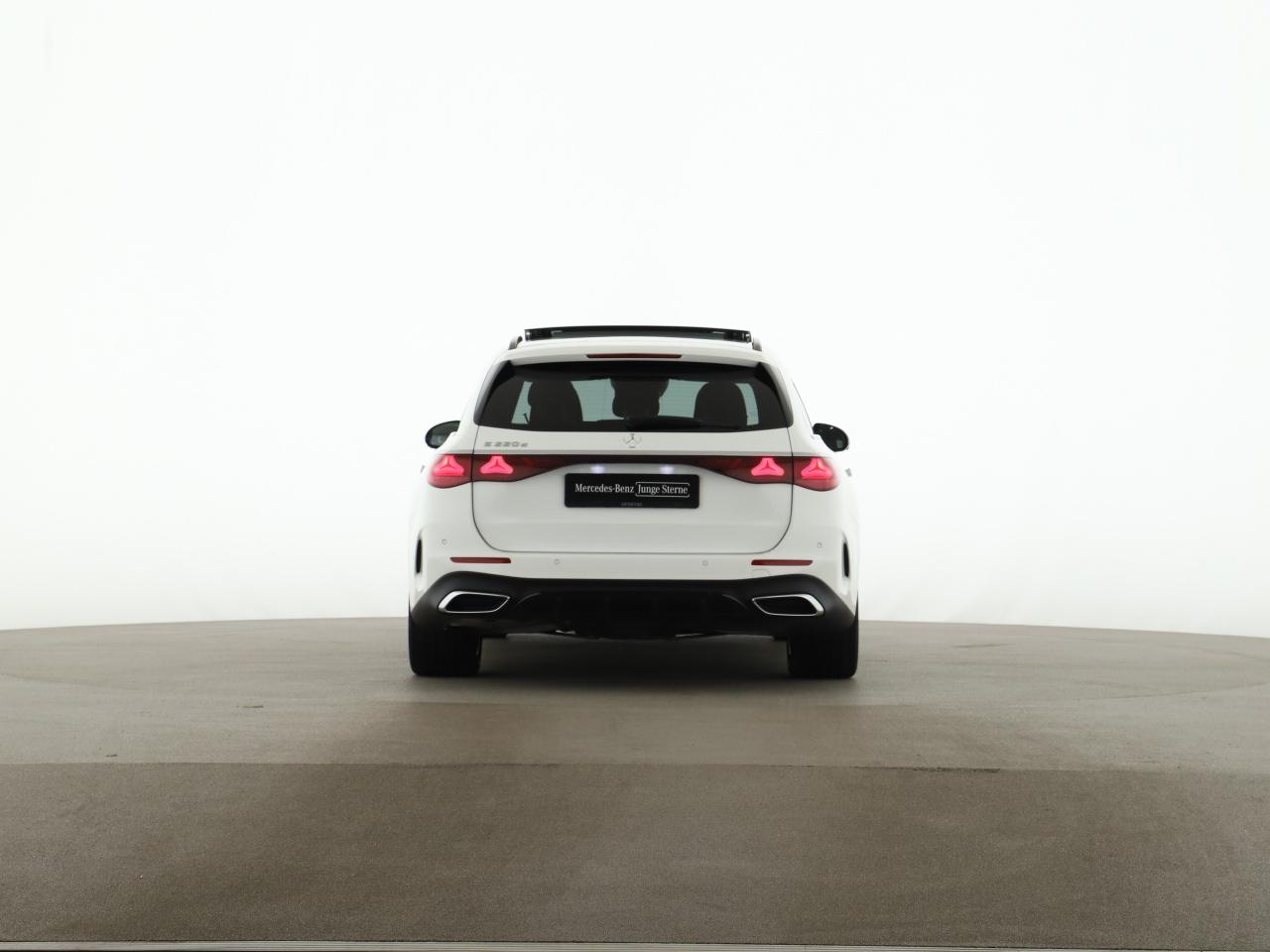 Mercedes-Benz E 220 d T AMG Digital Light Night Burmester MBUX
