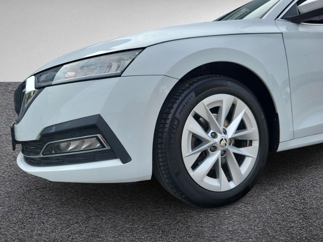 Octavia Combi 2.0 TDI DSG STYLE STANDHZ+NAVI+ACC
