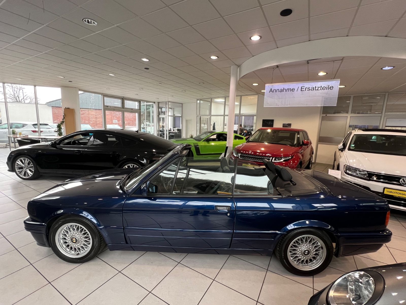Fahrzeugabbildung BMW 325i E30 Cabrio M Technik 2 LAST EDITION *1of250