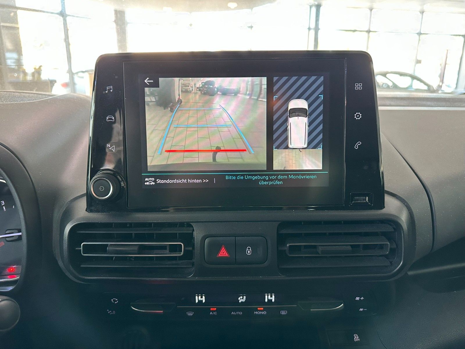 Fahrzeugabbildung Citroën Berlingo Shine M 1.2T NAVI/HEAD-UP/PDC+CAM/AHK