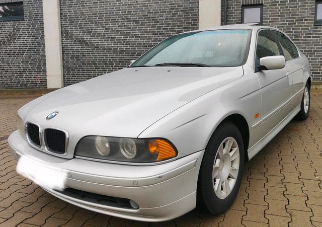 BMW E39 520i*Facelift*Automatik*3.Hand*ge...