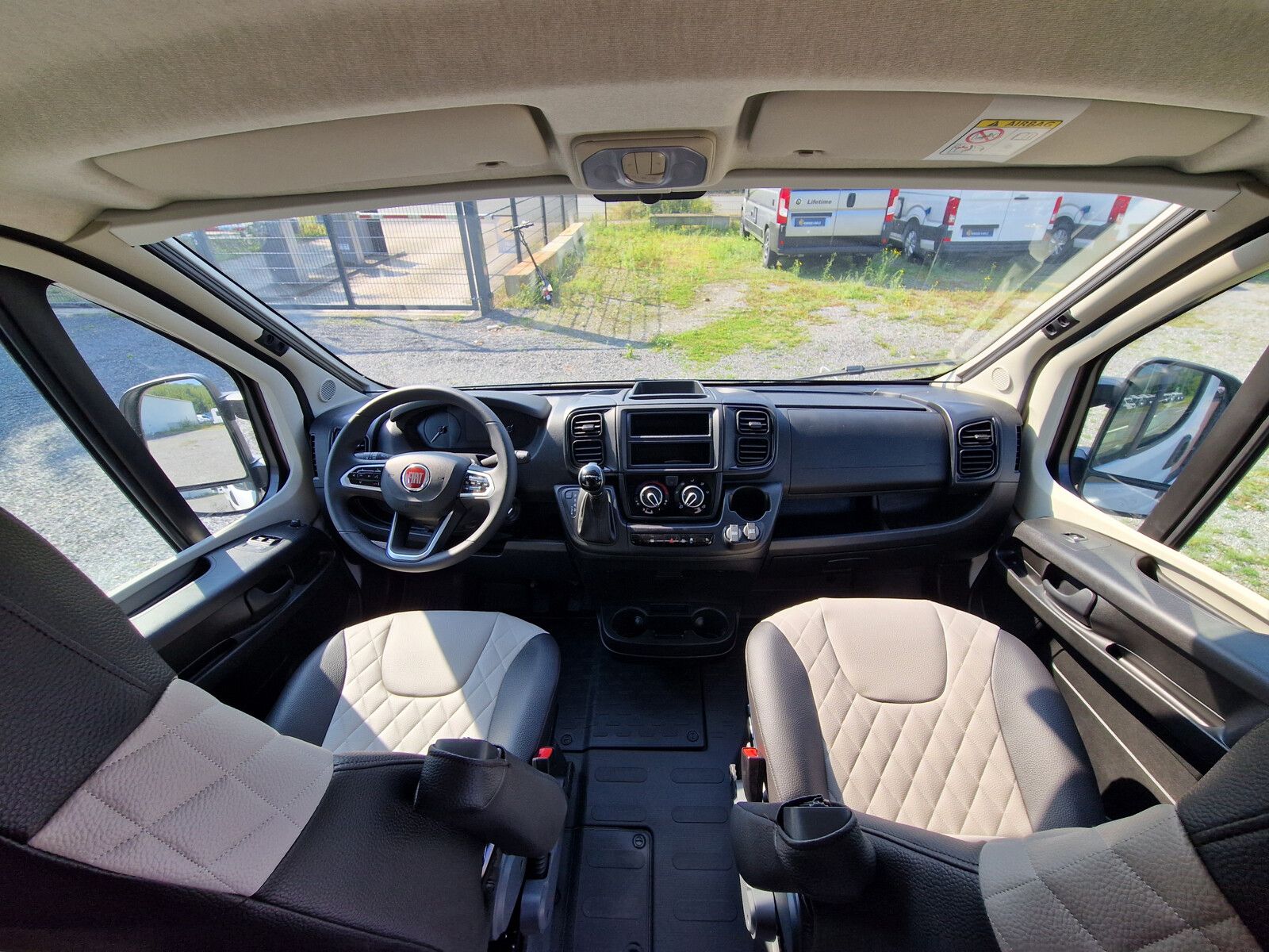 Fahrzeugabbildung Weinsberg CaraBus 600 ME AT, DuoControl Fußbodenheizung...