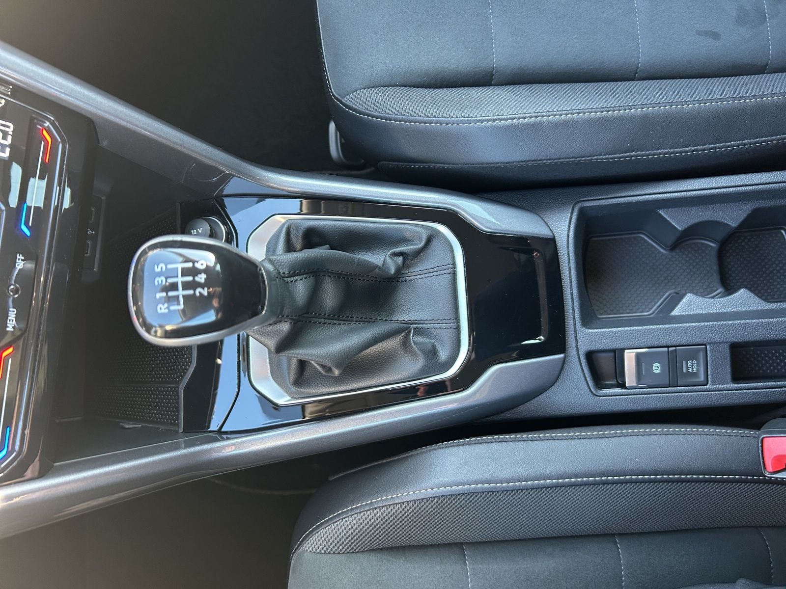 Fahrzeugabbildung Volkswagen T-Roc Style TDI LED+ ACC SH AppConnect Ambiente