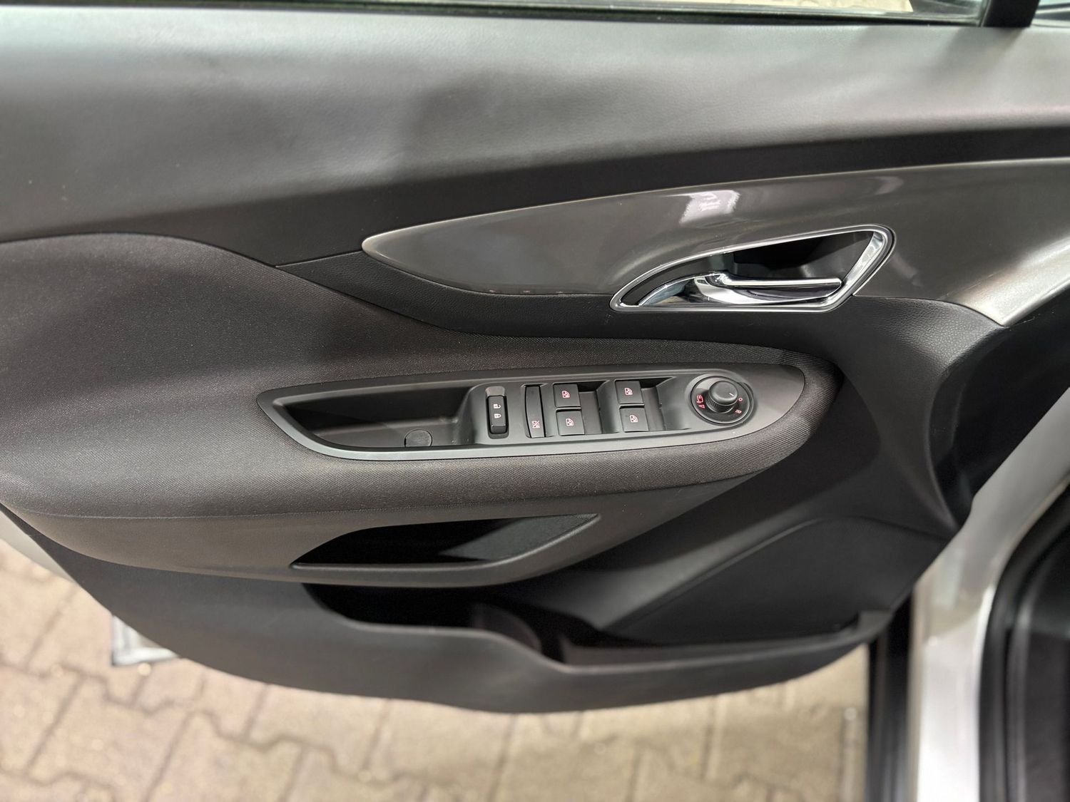 Fahrzeugabbildung Opel Mokka 1.6 CDTI Edition Kamera#Navi#Tempomat