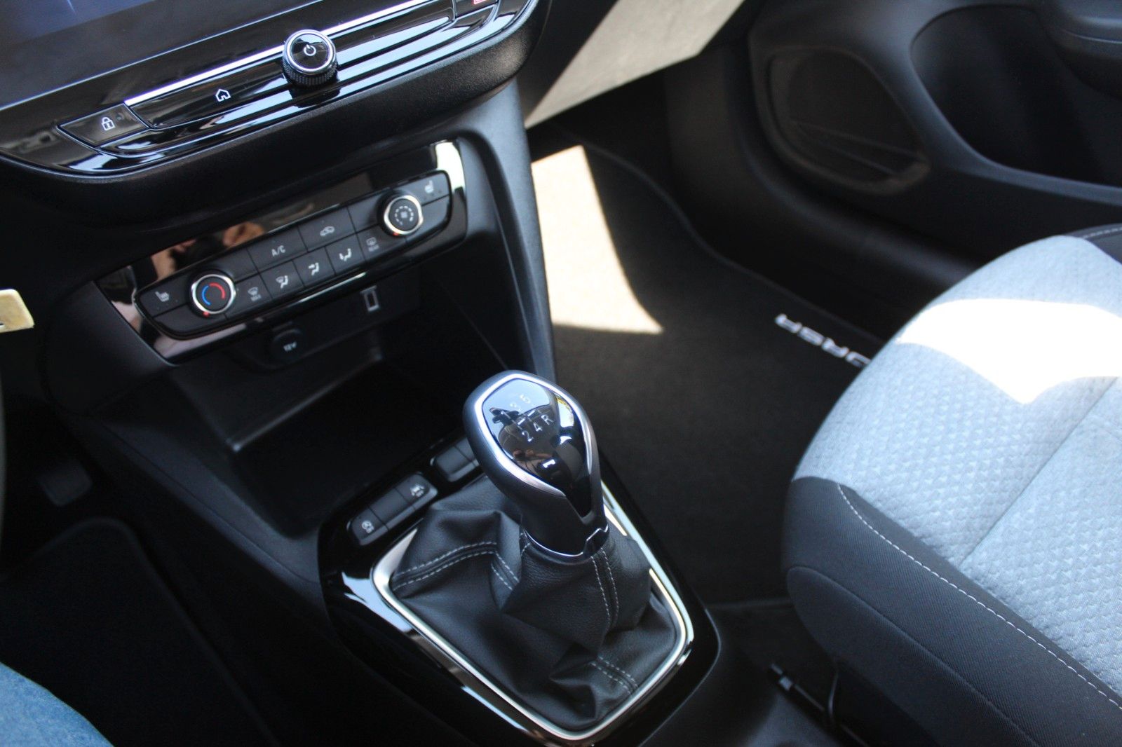 Fahrzeugabbildung Opel Corsa F Allw.*PDC*Kamera*Multimedia