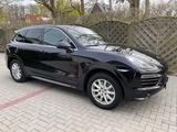 Porsche Cayenne Diesel 245 PS * Nur  117 tkm ** 2. Hand - Porsche Cayenne mit Diesel-Antrieb: Geländewagen