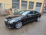 Mercedes-Benz E 200 Coupé E 200 CGI BlueEFFICIENCY ELEGANC... - Mercedes-Benz E 200: Coupe, Cgi