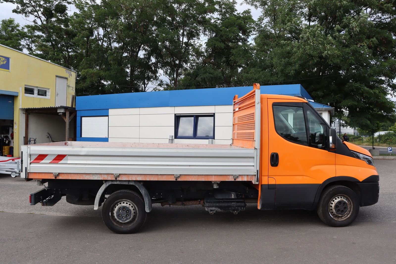 Fahrzeugabbildung Iveco Daily 35S15 3.0 D Kipper * AHK * bis 3.5t 35 150