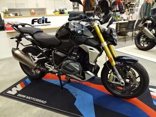 BMW R 1250 R Triple Black Akrapovice