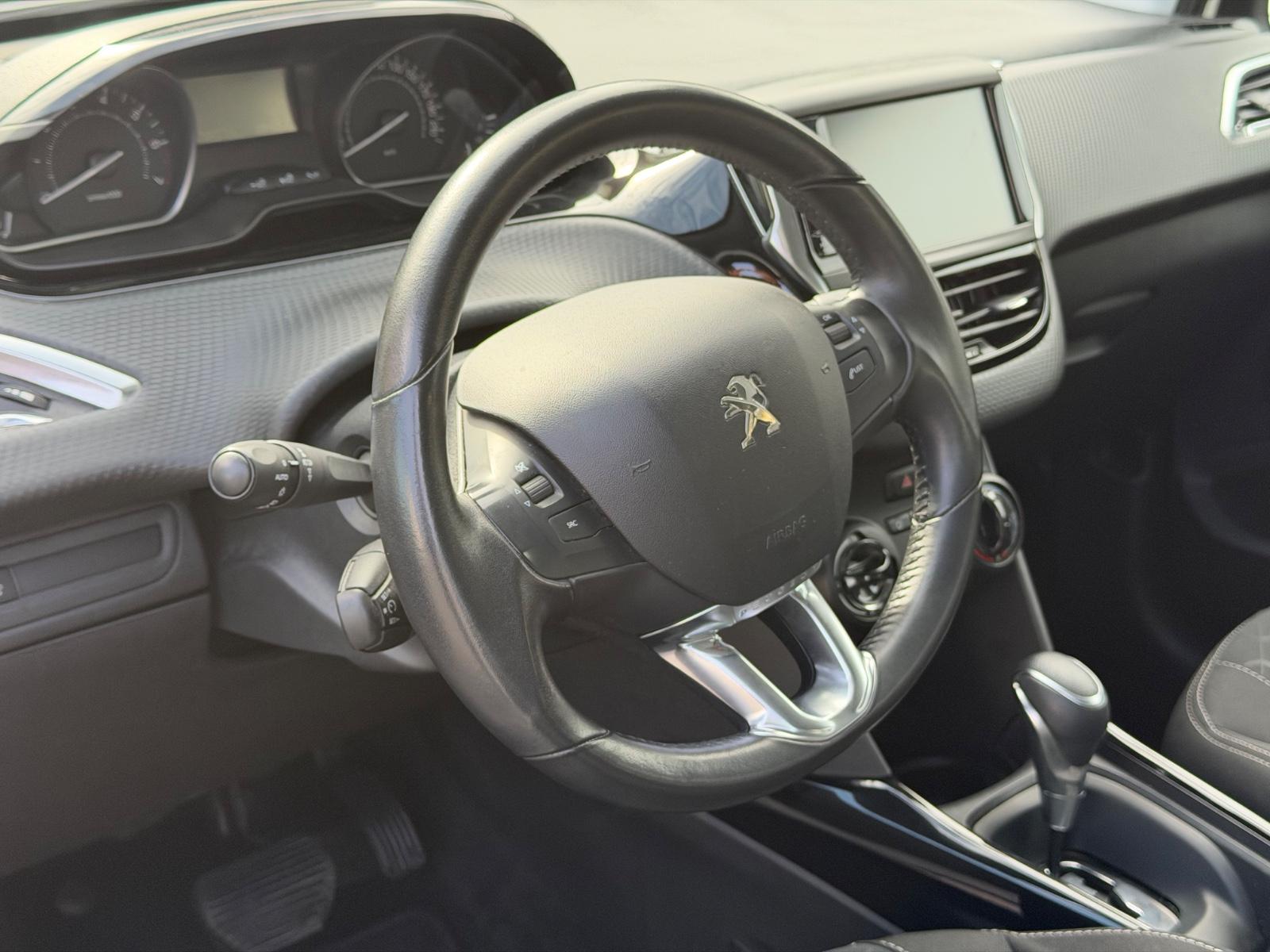 Peugeot 2008 1.2 Aut.*Wenig KM*Top Zustand*2.Hand*