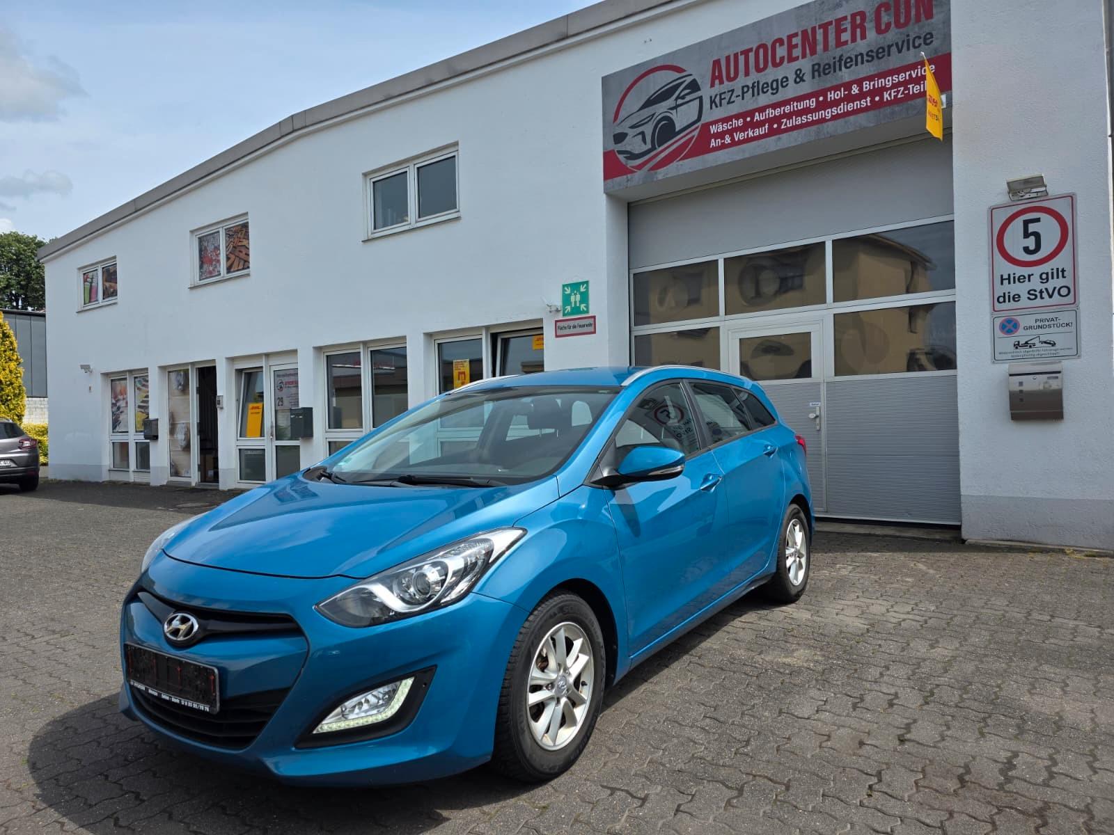 Hyundai i30 cw Trend TOP FAHRZEUG SCHECKHEFT