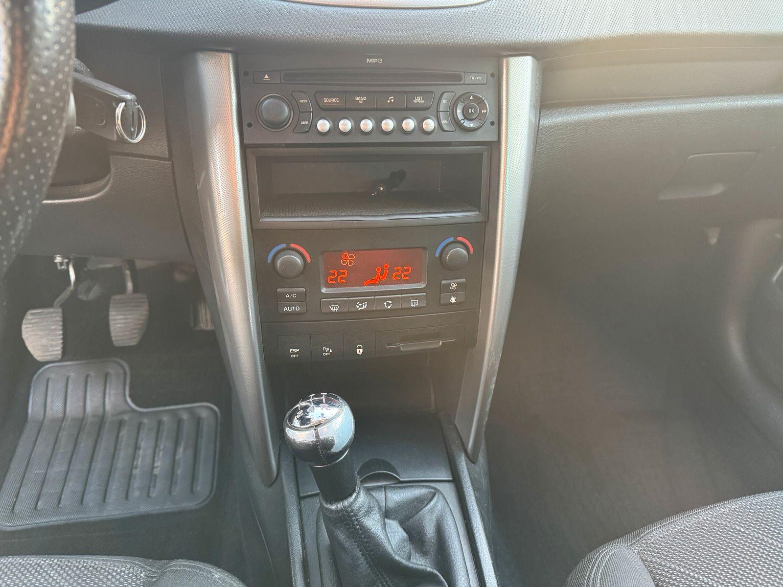 Peugeot 207 2008 — photo 7