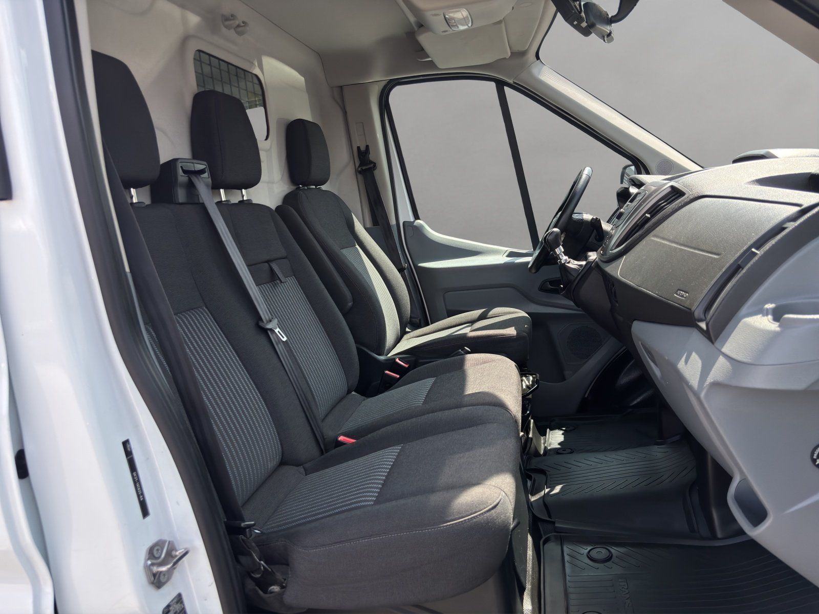 Fahrzeugabbildung Ford Transit FT 350 2.0 TDCi L2 Trend AHK/KLIMA/GRA/