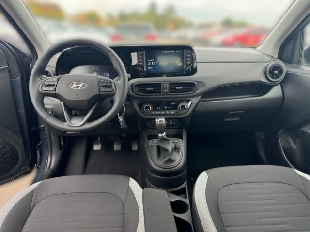 Fahrzeugabbildung Hyundai i10 FL (MJ24) 1.0 Benzin M/T Trend Komfortpaket